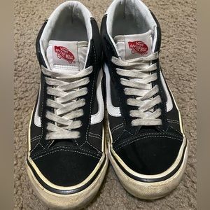 Vans black Med Top Ultra Cush worn white stripe,Boys size 5